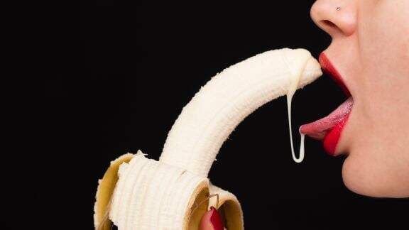 Suami Auto Merem Melek Nih! Ini Titik Sesitif Pria yang Bisa Bikin Doi Kelojotan di Ranjang, Moms Harus Tahu! Suami Auto Merem Melek Nih! Ini Titik Sesitif Pria yang Bisa Bikin Doi Kelojotan di Ranjang, Moms Harus Tahu!