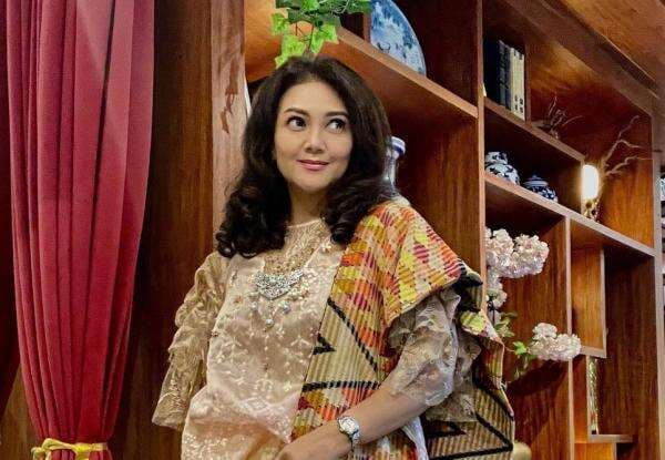 10 Artis Berdarah Batak yang Sukses di Dunia Hiburan Tanah Air 10 Artis Berdarah Batak yang Sukses di Dunia Hiburan Tanah Air