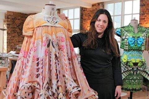 Bagaimana Peluang Usaha Menjadi Desainer Baju? Begini Cara Agar Sukses Menjadi Desainer Bagaimana Peluang Usaha Menjadi Desainer Baju? Begini Cara Agar Sukses Menjadi Desainer