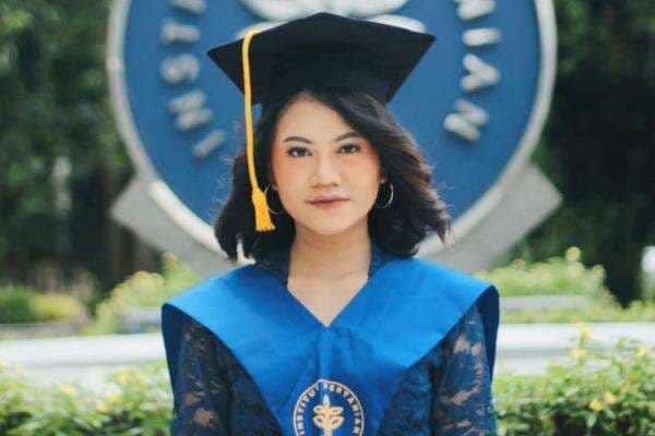 Kisah Inspiratif, Lulusan IPB ini Menjadi Doktor Tanpa Biaya di Usia Muda Kisah Inspiratif, Lulusan IPB ini Menjadi Doktor Tanpa Biaya di Usia Muda