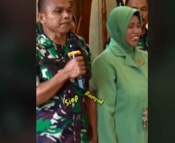 Momen Kocak Jenderal Andika Perkasa Tanyai Babinsa Camilan Kesukaan Istri, dari Tahu hingga Oreo Momen Kocak Jenderal Andika Perkasa Tanyai Babinsa Camilan Kesukaan Istri, dari Tahu hingga Oreo