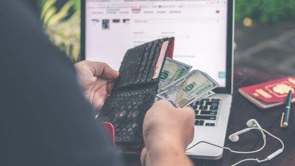 Ramalan Zodiak Keuangan Hari Ini, 18 Agustus 2022: Gemini Bakal Dapat Keuntungan Besar, tapi Ada yang Terancam Bangkrut… Ramalan Zodiak Keuangan Hari Ini, 18 Agustus 2022: Gemini Bakal Dapat Keuntungan Besar, tapi Ada yang Terancam Bangkrut…