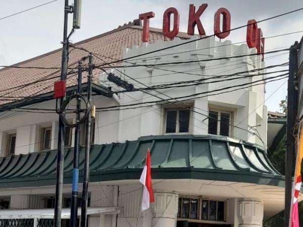 Toko Oen, Tempat Kulineran Jadul di Semarang yang Masih Bertahan Sampai Sekarang Lur! Toko Oen, Tempat Kulineran Jadul di Semarang yang Masih Bertahan Sampai Sekarang Lur!