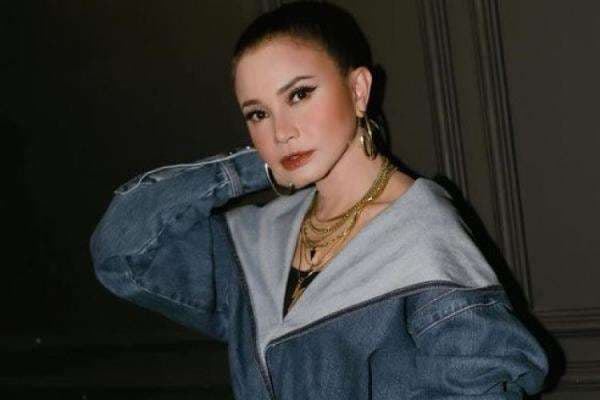 Lirik Terlalu Cinta dari Rossa, Tuhan maafkan diri ini Lirik Terlalu Cinta dari Rossa, Tuhan maafkan diri ini