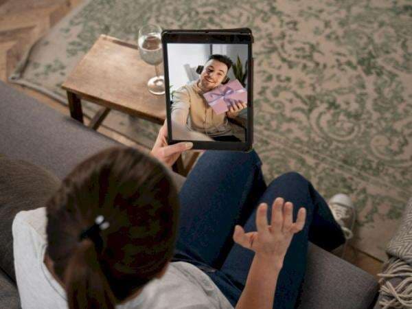 Apa Kepanjangan LDR? Ini Arti Beserta Tips Menjalaninya! Apa Kepanjangan LDR? Ini Arti Beserta Tips Menjalaninya!