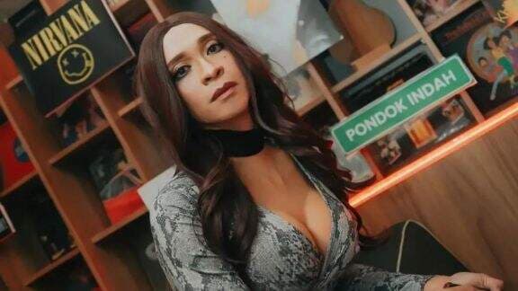 Takjub! Mirip Wanita Tulen, Ini Potret Aming Gunakan Payudara Palsu untuk `Dukung` Penampilan, Nomor 3 Kayak Asli! Takjub! Mirip Wanita Tulen, Ini Potret Aming Gunakan Payudara Palsu untuk `Dukung` Penampilan, Nomor 3 Kayak Asli!