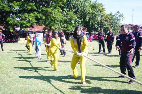 HKGB Ke 70 Tahun 2022 Bhayangkari Cabang Pidie Mengadakan Berbagai Perlombaan HKGB Ke 70 Tahun 2022 Bhayangkari Cabang Pidie Mengadakan Berbagai Perlombaan