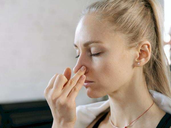 4 Gerakan Membuat Hidung Pesek Menjadi Mancung Alami, Gampang! 4 Gerakan Membuat Hidung Pesek Menjadi Mancung Alami, Gampang!