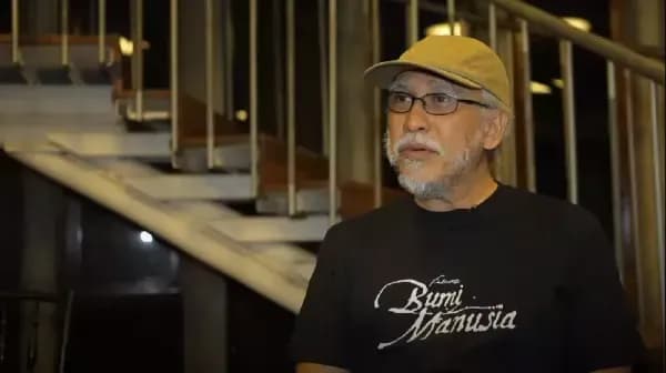 Lirik Lagu Sarjana Muda - Iwan Fals dan Chord Gitar Lirik Lagu Sarjana Muda - Iwan Fals dan Chord Gitar