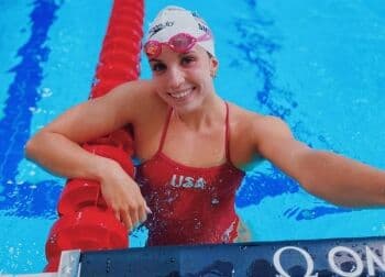 6 Potret Cantik Regan Smith, Perenang Seksi yang Sangat Modis 6 Potret Cantik Regan Smith, Perenang Seksi yang Sangat Modis