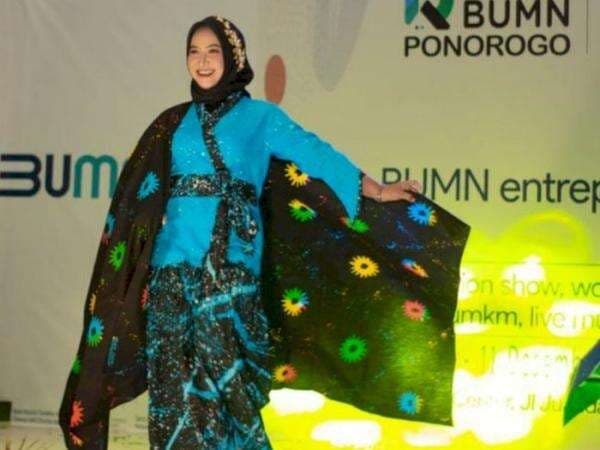Keren! Batik Cipratan, Dibuat Para Disabilitas di Kampung Idiot Ponorogo Keren! Batik Cipratan, Dibuat Para Disabilitas di Kampung Idiot Ponorogo