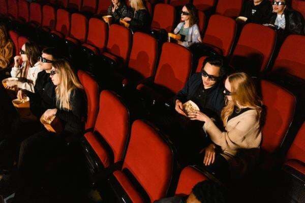 Simak 5 Film Romantis Indonesia Terbaik yang Tayang Tahun ini Simak 5 Film Romantis Indonesia Terbaik yang Tayang Tahun ini