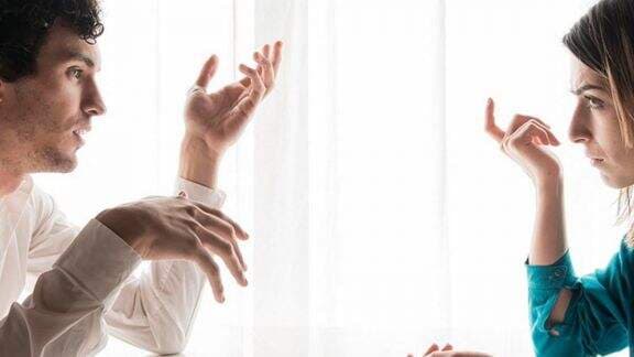 Jangan Sembarangan Cerita, Hindari Curhat Masalah Rumah Tangga ke 3 Orang Ini, Catat Moms! Jangan Sembarangan Cerita, Hindari Curhat Masalah Rumah Tangga ke 3 Orang Ini, Catat Moms!