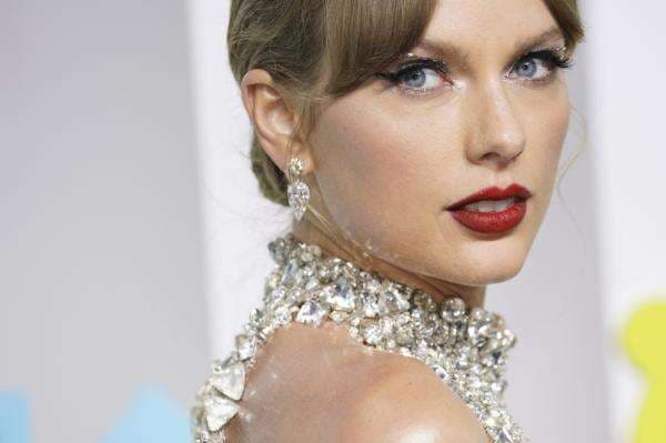 Taylor Swift Umumkan Tur Pertamanya Setelah Lima Tahun Taylor Swift Umumkan Tur Pertamanya Setelah Lima Tahun