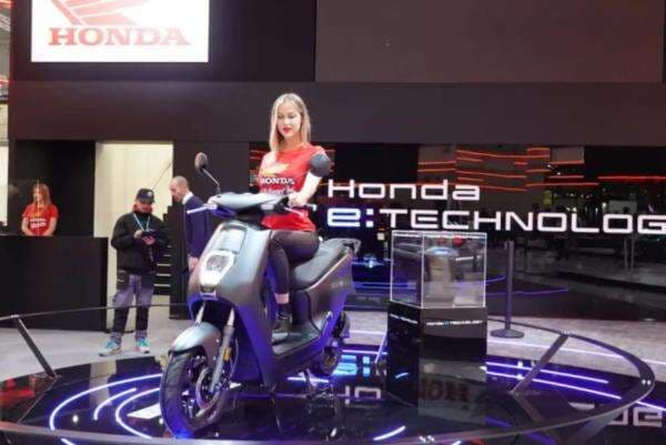 Motor Listrik Honda EM1 Diluncurkan, Jangkauan 40 km dan Kecepatan Tertinggi 45km/jam Motor Listrik Honda EM1 Diluncurkan, Jangkauan 40 km dan Kecepatan Tertinggi 45km/jam
