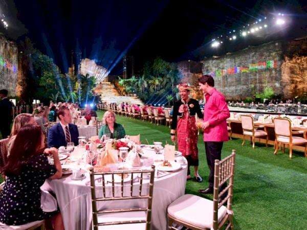 Tak Pakai Pawang Hujan, Presiden Jokowi Ungkap Rahasia Cuaca Dukung Gala Dinner G20 Tak Pakai Pawang Hujan, Presiden Jokowi Ungkap Rahasia Cuaca Dukung Gala Dinner G20