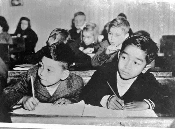 Bagaimana Pembelajaran Sejarah di Masa Kolonial Hindia Belanda? Bagaimana Pembelajaran Sejarah di Masa Kolonial Hindia Belanda?