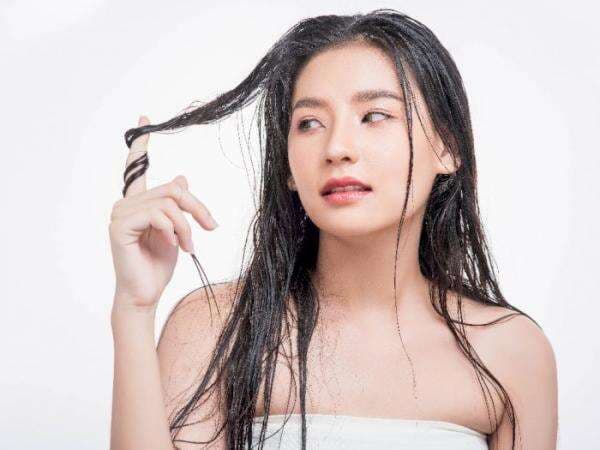 5 Rekomendasi Shampo untuk Rambut Kering: Hasilnya Halus Kaya Perawatan di Salon! 5 Rekomendasi Shampo untuk Rambut Kering: Hasilnya Halus Kaya Perawatan di Salon!