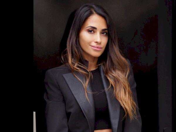 Seksi Elegan Antonella Roccuzzo Berbalut Dress Merah Terbuka, Lionel Messi Makin Sayang Seksi Elegan Antonella Roccuzzo Berbalut Dress Merah Terbuka, Lionel Messi Makin Sayang