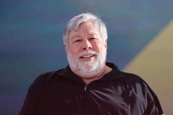 Pendiri Apple Steve Wozniak: Elon Musk Itu `Pemimpin Sekte`, Bukan Wirausahawan Pendiri Apple Steve Wozniak: Elon Musk Itu `Pemimpin Sekte`, Bukan Wirausahawan