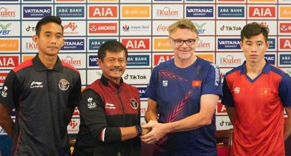 Permainan Ngotot Vietnam Bikin Was-Was, Indra Sjafri dan Rizky Ridho Sampaikan Pesan Menenangkan Permainan Ngotot Vietnam Bikin Was-Was, Indra Sjafri dan Rizky Ridho Sampaikan Pesan Menenangkan