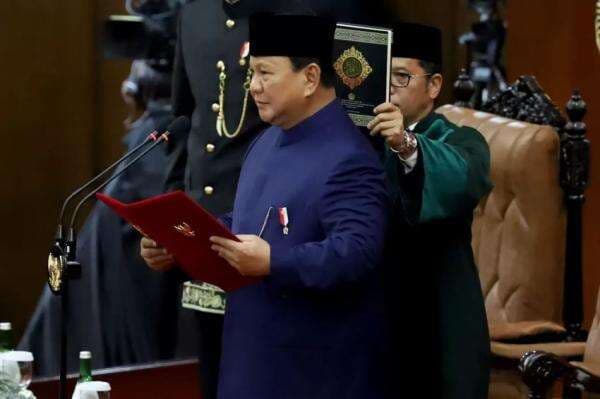 Media Asing Soroti Kabinet Prabowo: Anggotanya 109 Orang, Terbesar sejak Sukarno Berkuasa Media Asing Soroti Kabinet Prabowo: Anggotanya 109 Orang, Terbesar sejak Sukarno Berkuasa