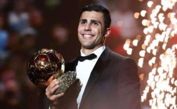 Profil Rodri, Peraih Ballon d'Or 2024 yang Buktikan Gelandang Bertahan Juga Bisa Menang Profil Rodri, Peraih Ballon d'Or 2024 yang Buktikan Gelandang Bertahan Juga Bisa Menang