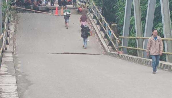 Komisi III DPRD Sebut Pemasangan Jembatan Bailey di Cicangor Tak Efektif Komisi III DPRD Sebut Pemasangan Jembatan Bailey di Cicangor Tak Efektif