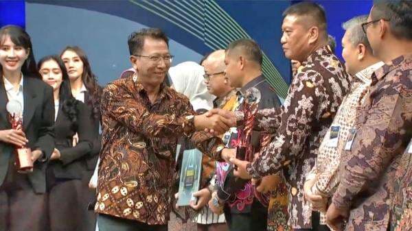 Banyumas Raih Penghargaan Bhumandala Ariti untuk Pengelolaan Data Geospasial Terbaik Banyumas Raih Penghargaan Bhumandala Ariti untuk Pengelolaan Data Geospasial Terbaik