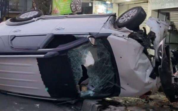 Daihatsu Terios Tabrak 2 Bengkel di Singosari Malang, 1 Tewas 5 Luka-luka Daihatsu Terios Tabrak 2 Bengkel di Singosari Malang, 1 Tewas 5 Luka-luka