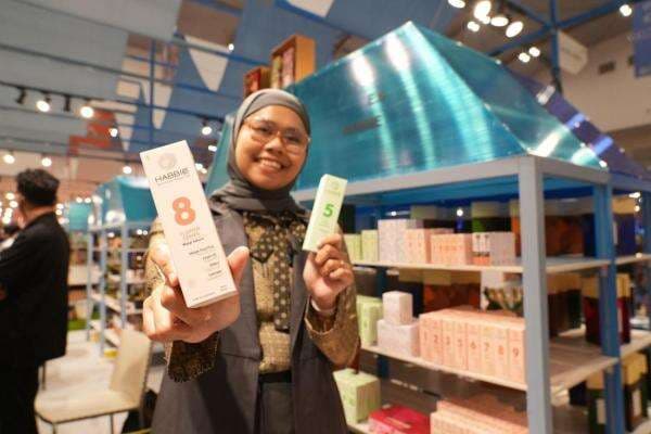 Minyak Telon Go Global, UMKM Binaan BRI (BBRI) Ini Sukses Ekspor ke Mancanegara Minyak Telon Go Global, UMKM Binaan BRI (BBRI) Ini Sukses Ekspor ke Mancanegara