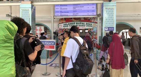 Libur Nataru, 41 Ribu Penumpang Kereta Tinggalkan Jakarta Hari Ini Libur Nataru, 41 Ribu Penumpang Kereta Tinggalkan Jakarta Hari Ini