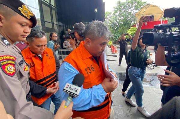 Tampang Para Tersangka Kasus Korupsi Pajak, Termasuk Kepala KPP Jakarta Utara Tampang Para Tersangka Kasus Korupsi Pajak, Termasuk Kepala KPP Jakarta Utara