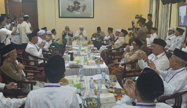 Siap Jalankan Islah, Gus Yahya Tegaskan Taslim pada Keputusan Mustasyar PBNU Siap Jalankan Islah, Gus Yahya Tegaskan Taslim pada Keputusan Mustasyar PBNU