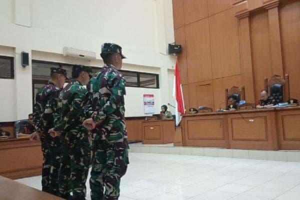 2 Oknum TNI AL Penembak Bos Rental Mobil Divonis Penjara Seumur Hidup dan Dipecat! 2 Oknum TNI AL Penembak Bos Rental Mobil Divonis Penjara Seumur Hidup dan Dipecat!