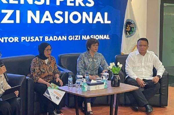 3 Pimpinan Baru BGN Tampil ke Publik, Ungkap Efisiensi hingga Tunda Bangun SPPG 3 Pimpinan Baru BGN Tampil ke Publik, Ungkap Efisiensi hingga Tunda Bangun SPPG