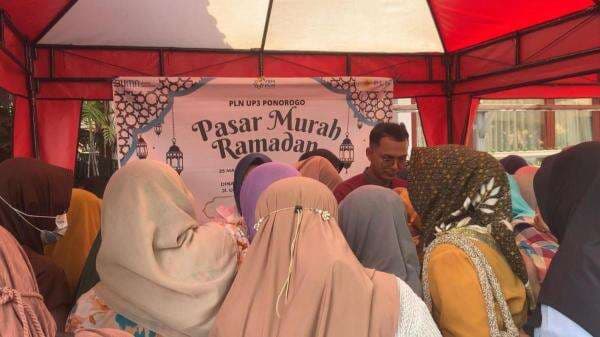 PLN Ponorogo Jual Sembako Murah Jelang Lebaran, Ludes Diserbu Warga PLN Ponorogo Jual Sembako Murah Jelang Lebaran, Ludes Diserbu Warga