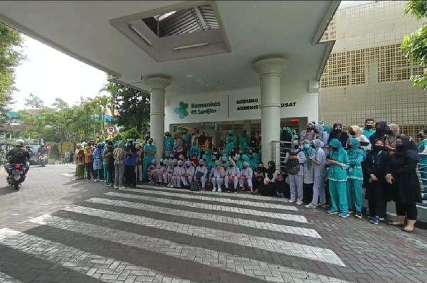 3 Fakta Kabar RS Sardjito Yogyakarta Beri THR Nakes Hanya 30 3 Fakta Kabar RS Sardjito Yogyakarta Beri THR Nakes Hanya 30