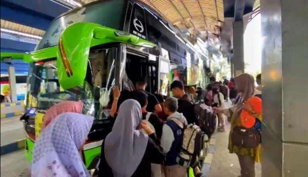 Arus Balik Lebaran di Terminal Ponorogo Mulai Terlihat, Ini Prediksi Puncak Arus Balik Lebaran di Terminal Ponorogo Mulai Terlihat, Ini Prediksi Puncak