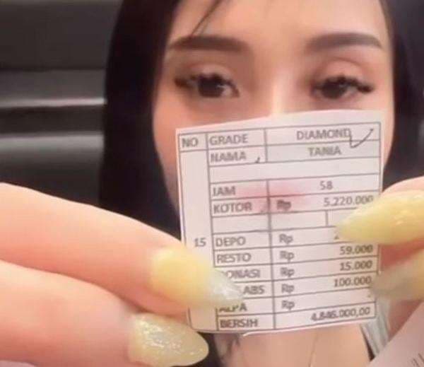 Viral Seorang LC Pamer Gaji di Media Sosial, Pegawai Kantoran Kalah Viral Seorang LC Pamer Gaji di Media Sosial, Pegawai Kantoran Kalah