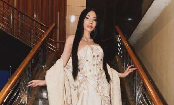 Denada Tinggalkan Ressa Sejak Bayi: Saat Itu Kondisi Psikis Saya Sedang Tak Layak Denada Tinggalkan Ressa Sejak Bayi: Saat Itu Kondisi Psikis Saya Sedang Tak Layak