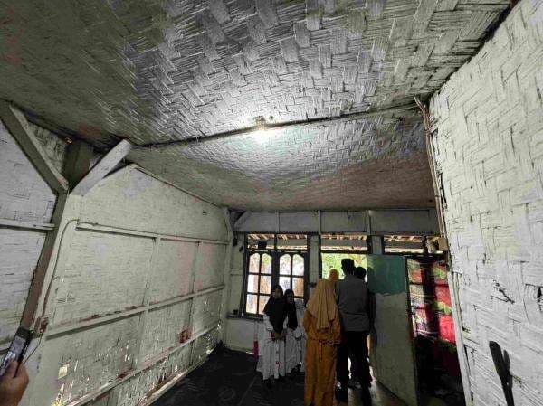 Bertahun-tahun Tinggal di Rumah Tak Layak Huni, Lina Warga Randuagung Dapat Program Renovasi Rumah Bertahun-tahun Tinggal di Rumah Tak Layak Huni, Lina Warga Randuagung Dapat Program Renovasi Rumah