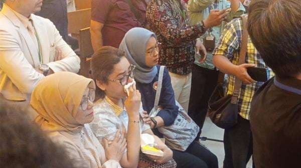 Istri Kacab Bank Menangis 3 Prajurit TNI Lolos Pembunuhan Berencana, Keluarga Minta Oditur Banding! Istri Kacab Bank Menangis 3 Prajurit TNI Lolos Pembunuhan Berencana, Keluarga Minta Oditur Banding!