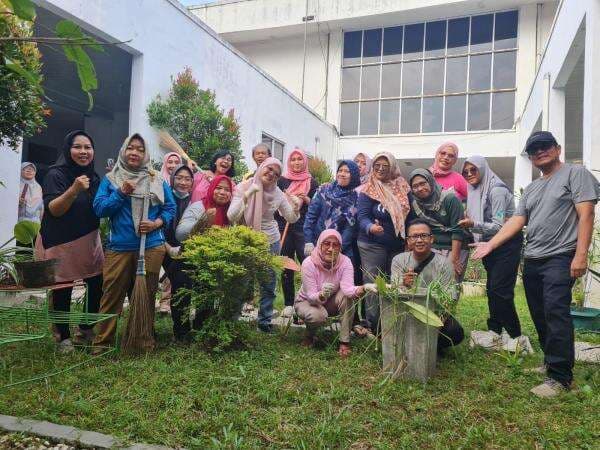 Puskesmas Karawang Kota Ajak Masyarakat Cegah Malaria Lewat Gerakan Jumsih Rutin Puskesmas Karawang Kota Ajak Masyarakat Cegah Malaria Lewat Gerakan Jumsih Rutin