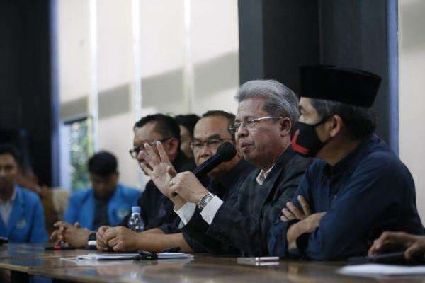 Saiful Mujani Diperiksa soal Penghasutan, Todung Mulya Lubis: Ini Absurd Saiful Mujani Diperiksa soal Penghasutan, Todung Mulya Lubis: Ini Absurd