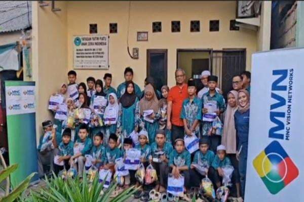 MNC Vision Network-MNC Peduli Salurkan Bantuan Seragam dan Sembako di Panti Asuhan Anak Ceria Indonesia Depok MNC Vision Network-MNC Peduli Salurkan Bantuan Seragam dan Sembako di Panti Asuhan Anak Ceria Indonesia Depok