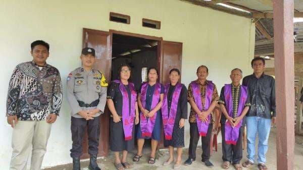 Jumat Agung Aman dan Khidmat, Polres Polman Lakukan Pengamanan Ketat Jumat Agung Aman dan Khidmat, Polres Polman Lakukan Pengamanan Ketat