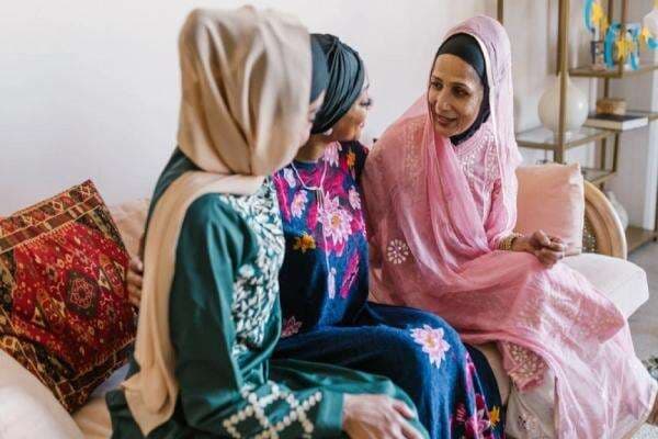 5 Adab Bersilaturahmi saat Idulfitri, Apa Saja? Simak Ya! 5 Adab Bersilaturahmi saat Idulfitri, Apa Saja? Simak Ya!