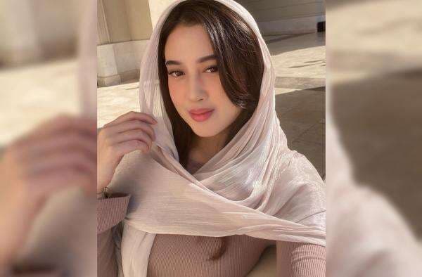 5 Potret Zahra Khansa, Kekasih Ramadhan Sananta yang Punya Senyum Mematikan 5 Potret Zahra Khansa, Kekasih Ramadhan Sananta yang Punya Senyum Mematikan