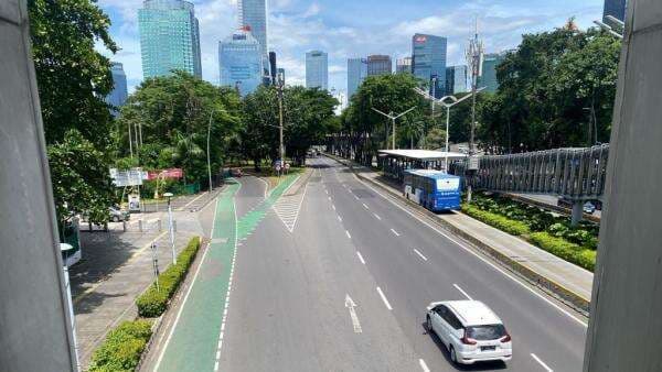 Libur Panjang Natal, Jalan Sudirman Terpantau Lengang Libur Panjang Natal, Jalan Sudirman Terpantau Lengang
